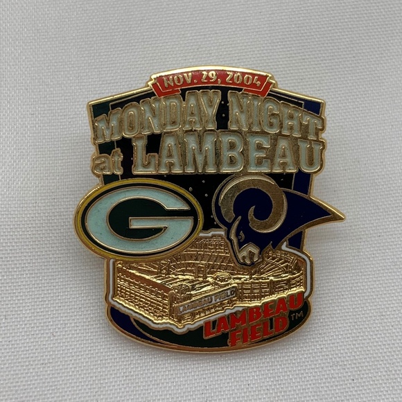 NFL Green Bay Packers vs St. Louis Rams Monday Night at Lambeau 2004 Lapel Pin - Picture 1 of 6